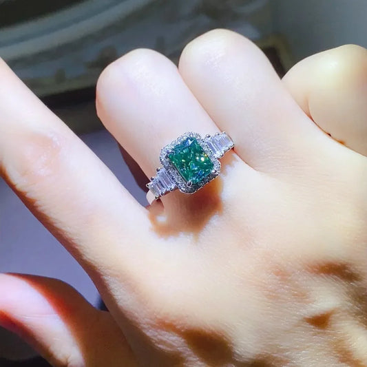 Ring Alessia - 2 Carat Emerald Moissanite Halo Setting Women's Ring Velanci