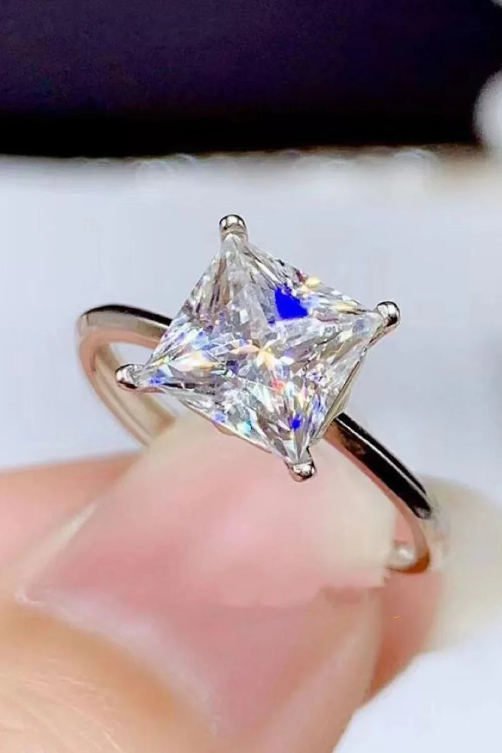 Ring Bianca - 5Ct Moissanite Solitaire Minimalist Shine Women's Ring Velanci