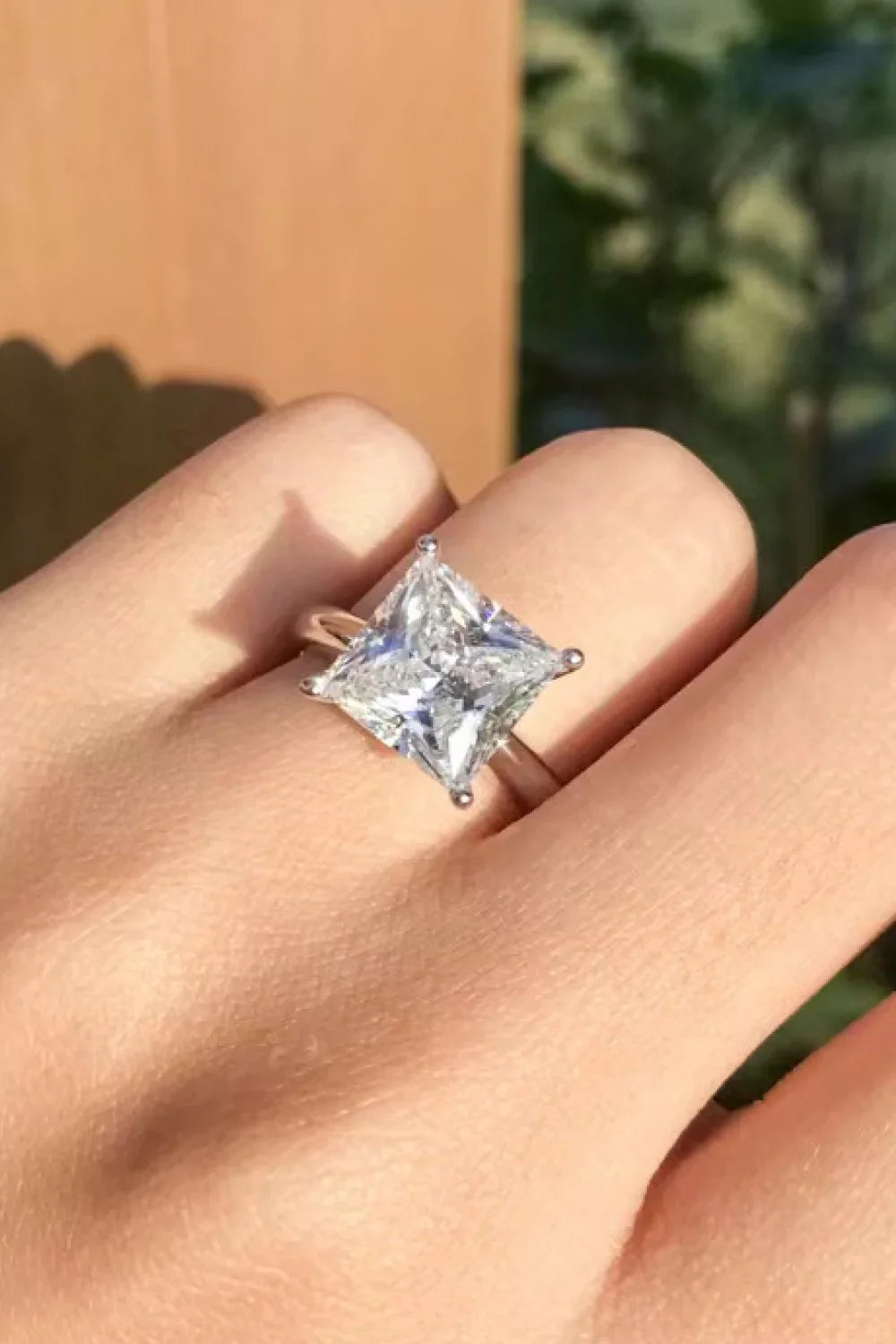 Ring Bianca - 5Ct Moissanite Solitaire Minimalist Shine Women's Ring Velanci