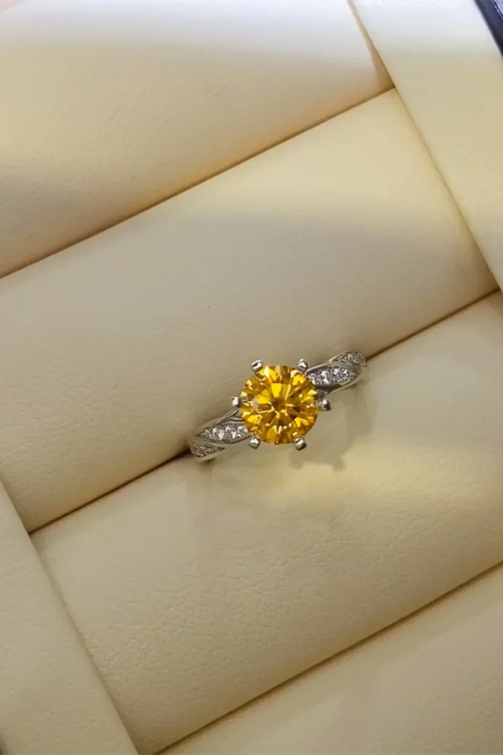 Elegant 2 Carat Moissanite Ring Giulia - Classic Glow Women's Ring Velanci
