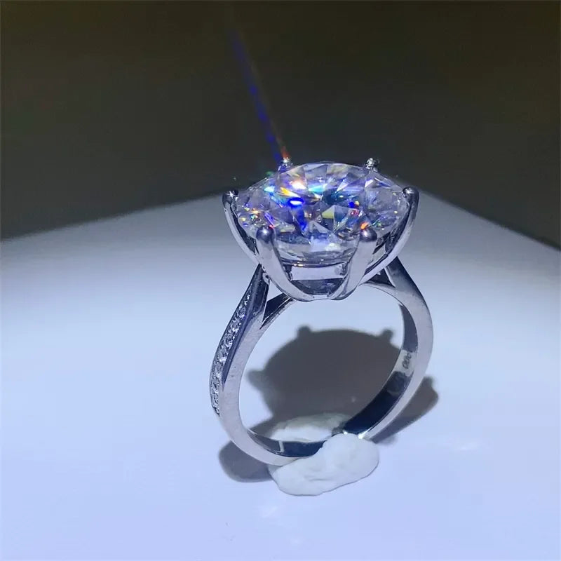 Anello Stellare Giulia - Dazzling Moissanite Center Stone Women's Ring Velanci