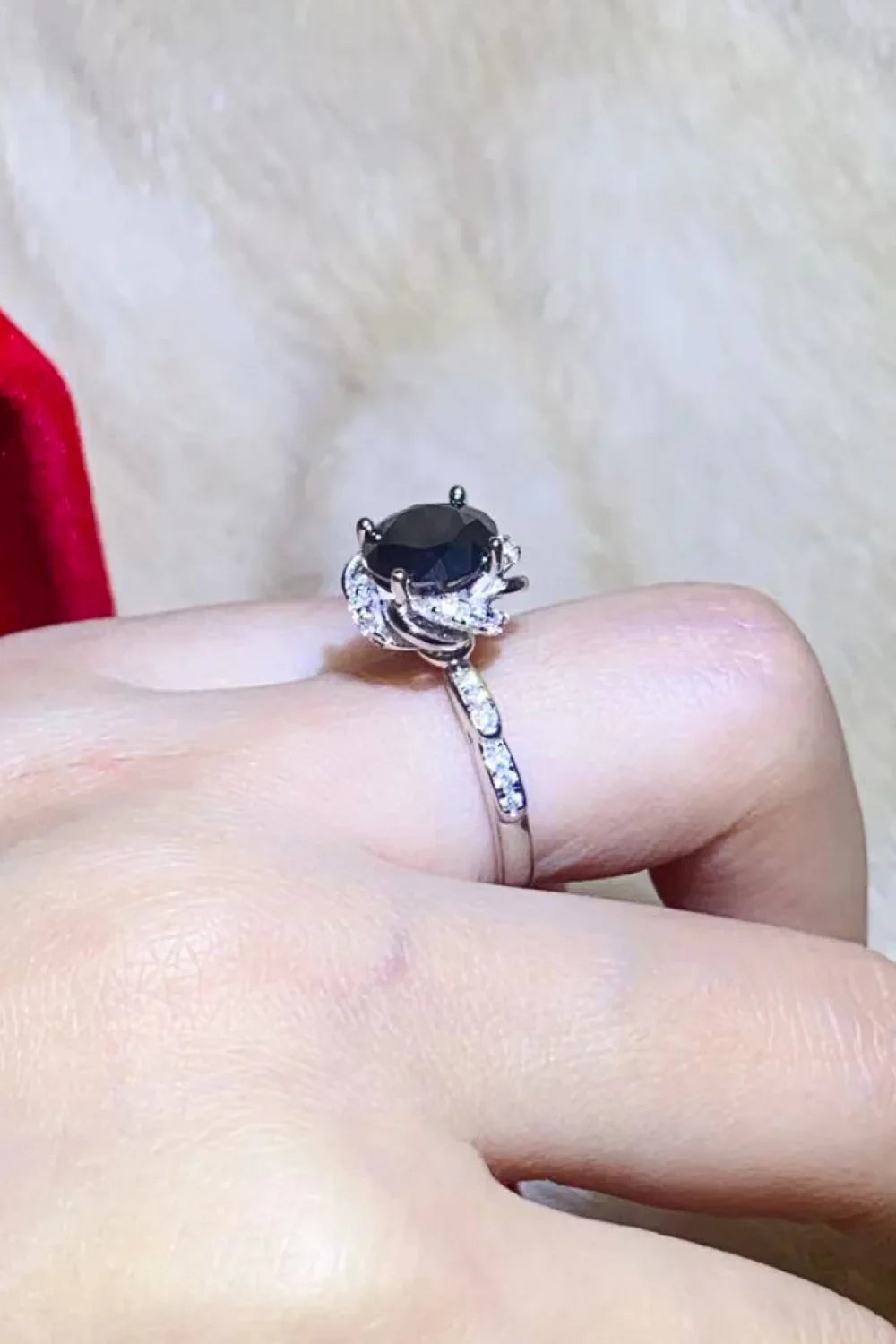 Minimalist 2 Carat Moissanite Floral Ring Lia - Black Halo Women's Ring Velanci