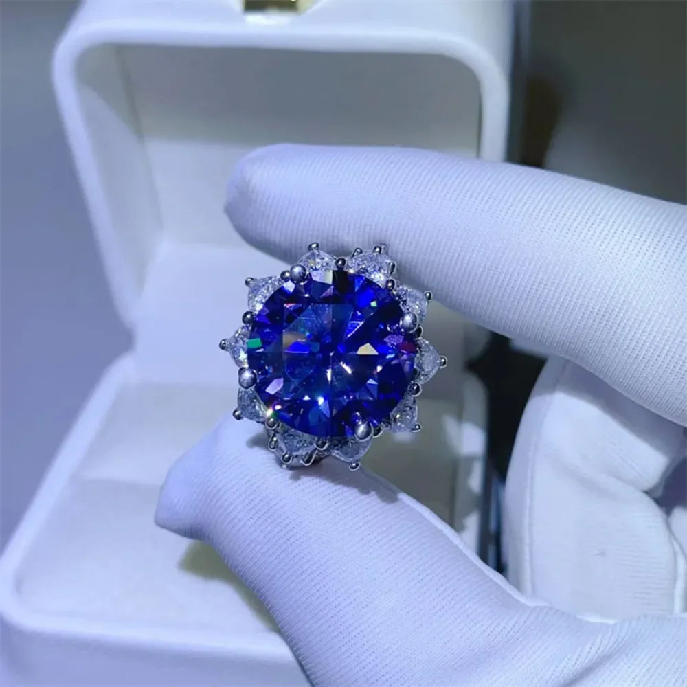 Ring Bianca - 10 Carat Moissanite Sterling Silver Halo Women's Ring Velanci