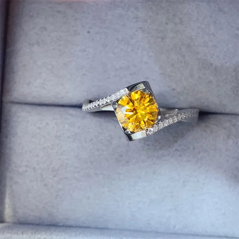 1 Carat Moissanite Silver Ring Giovanna - Brilliant Sparkle Women's Ring Velanci