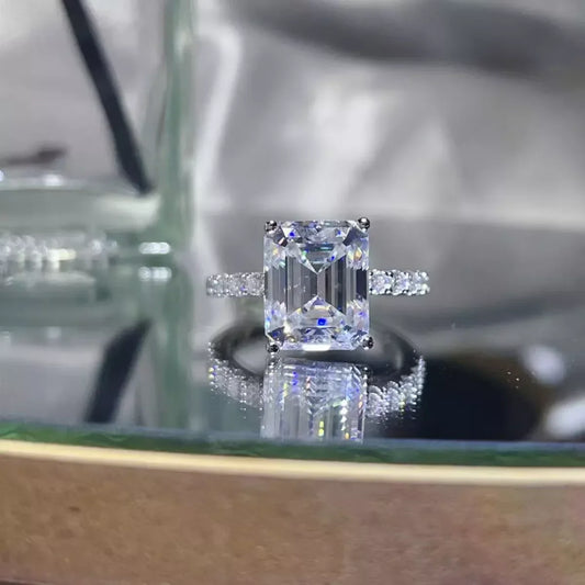 Ring Giulia - Emerald-Cut Moissanite, 5 Carat, Four-Prong Women's Ring Velanci