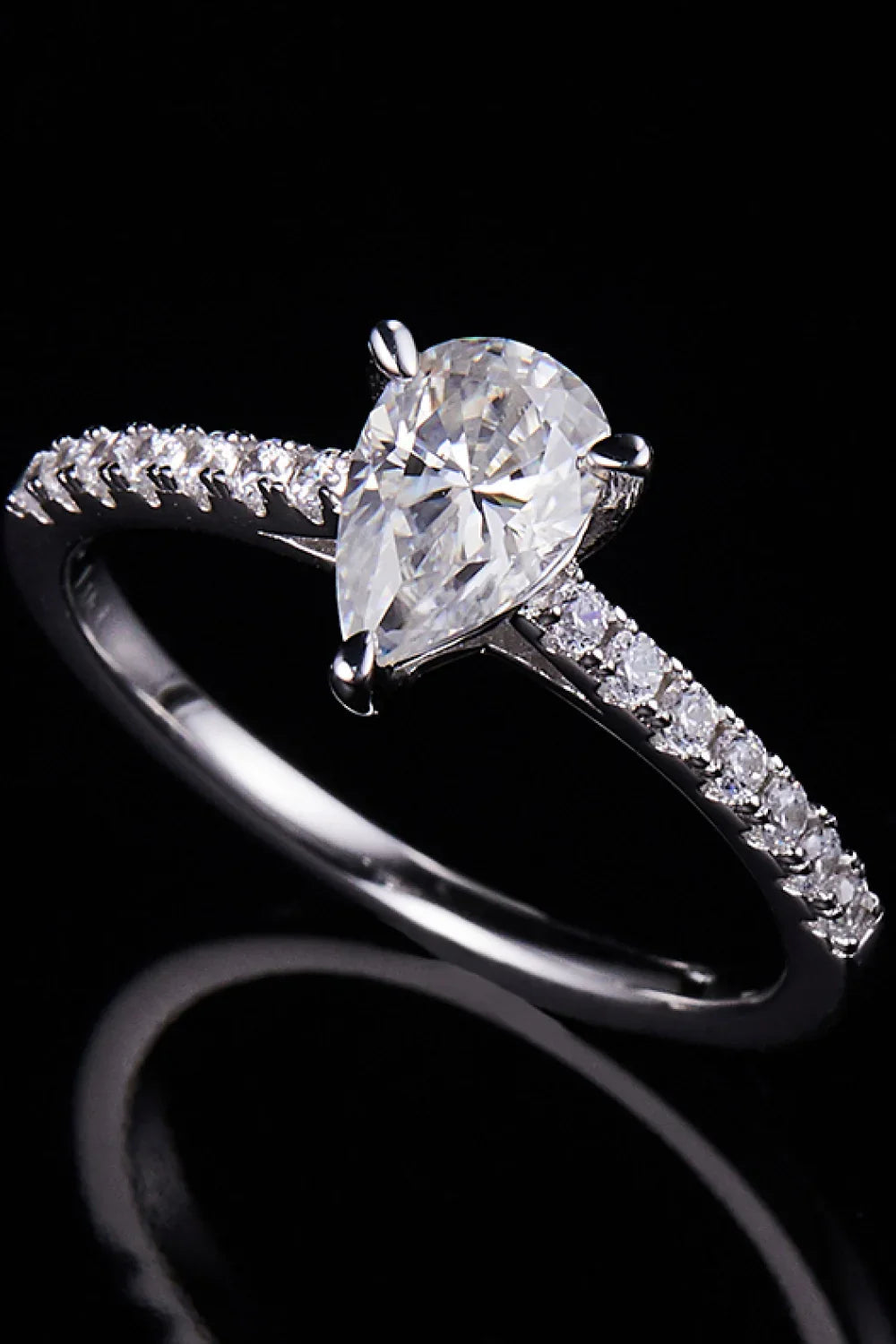 1 Carat Moissanite Ring Giovanna - Timeless Brilliance Women's Ring Velanci