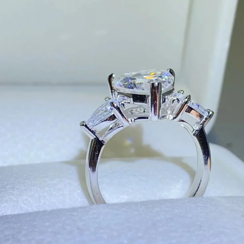 Moissanite Ring Livia - 3-Carat Center Pear-Cut Accents Women's Ring Velanci