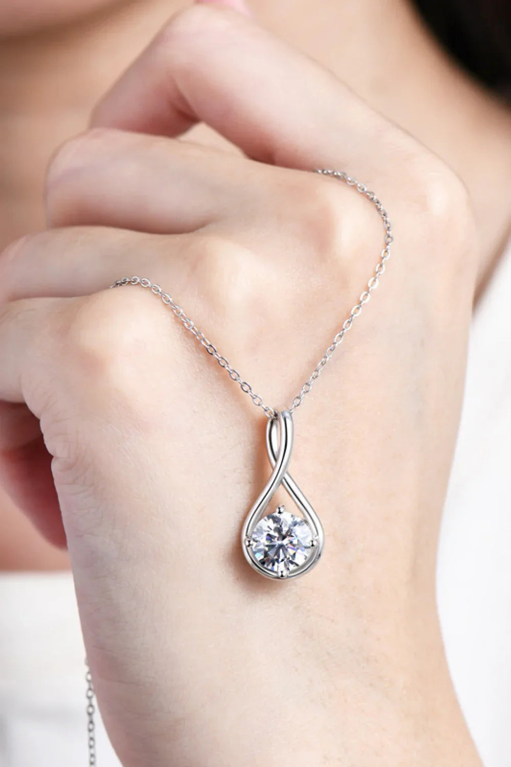 2 Carat Moissanite Sterling Silver Necklace - Minimalist Velanci