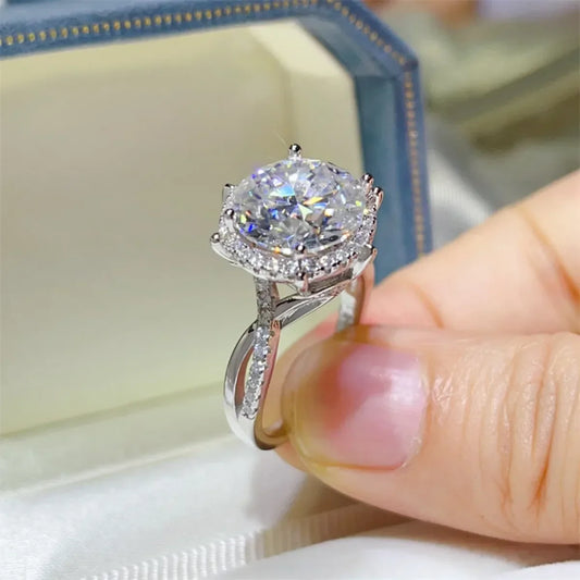 Moissanite Engagement Ring Giovanna - 5 Carat Round Cut Women's Ring Velanci