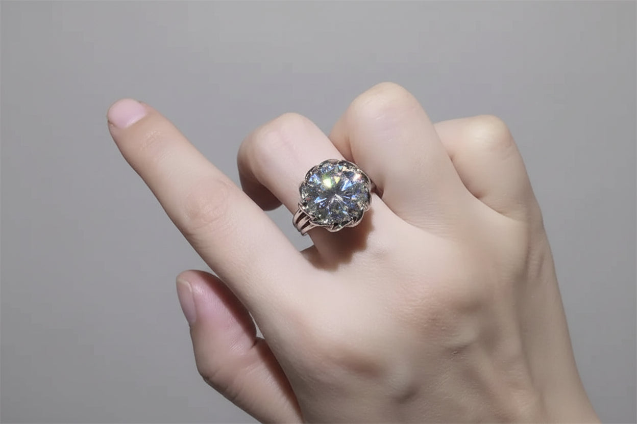 3 Carat Moissanite Ring Livia - Brilliant Fire Shine Women's Ring Velanci