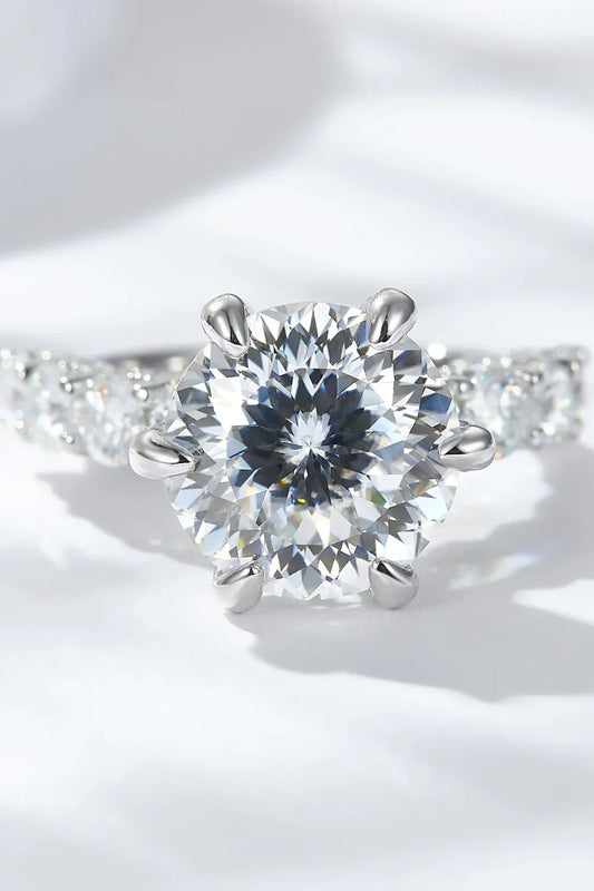 Minimalist Ring Isabella - 5ct Moissanite Halo Sparkle Women's Ring Velanci