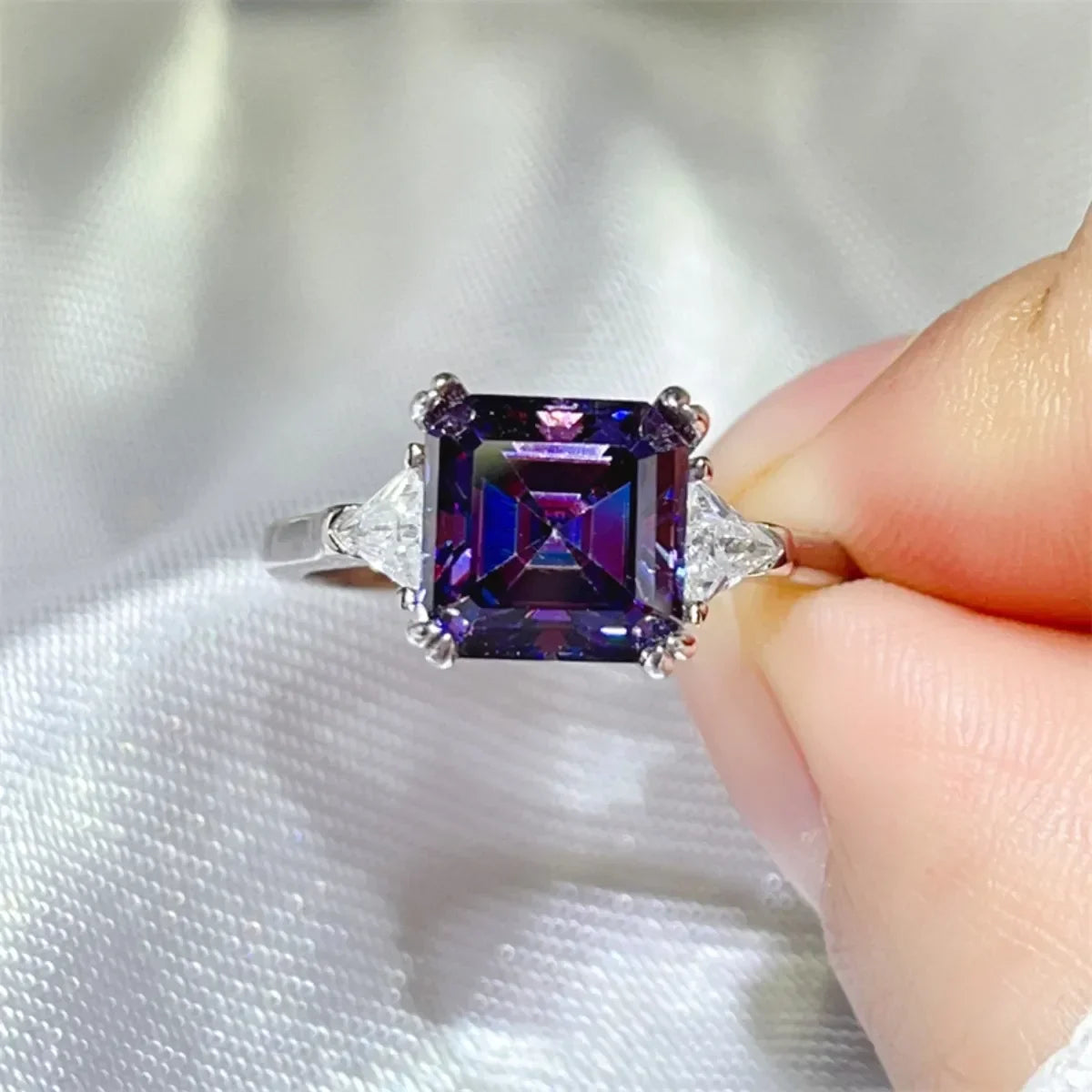 Ring Alessia - 3 Carat Moissanite Platinum-Plated Silver Women's Ring Velanci