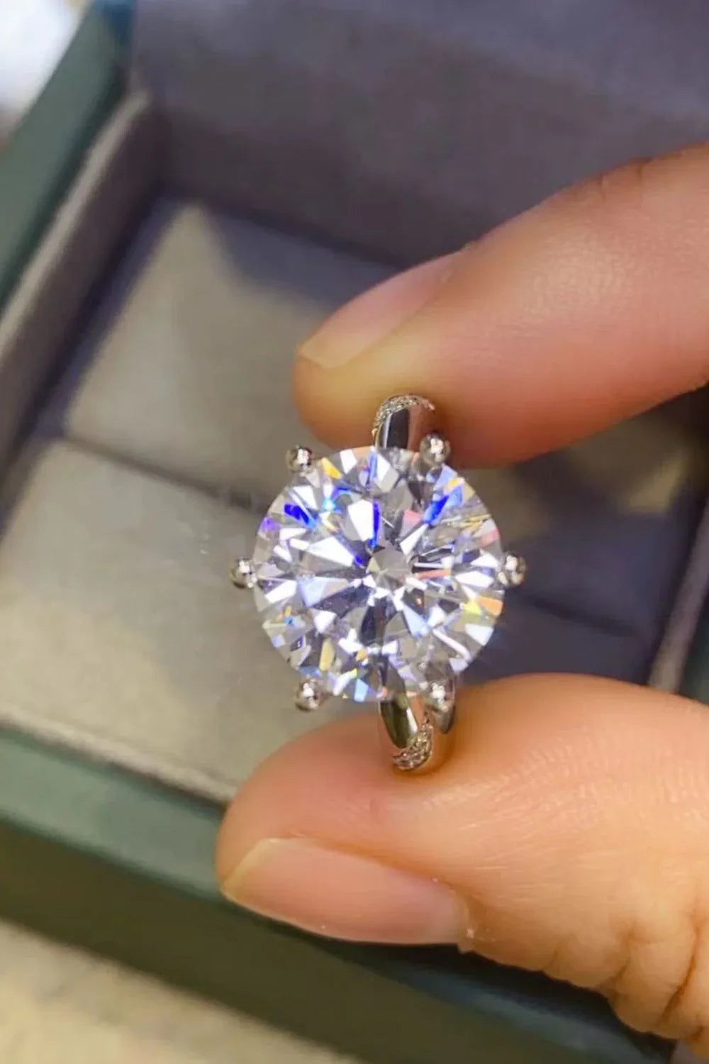 5 Carat Moissanite 6-Prong Ring Isabella - Sparkle Women's Ring Velanci