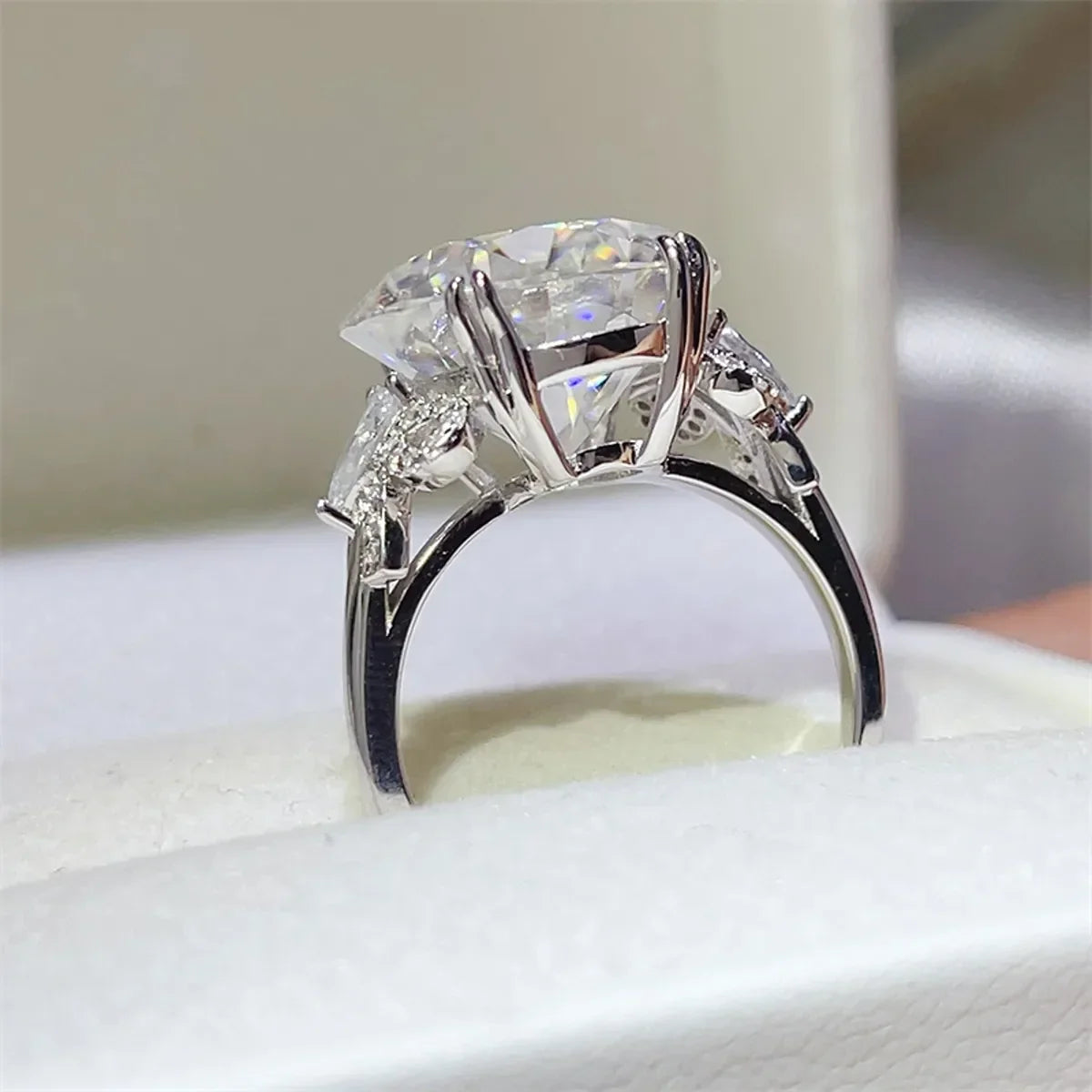 10 Carat Moissanite Ring Isabella - Coastal Sparkle Women's Ring Velanci