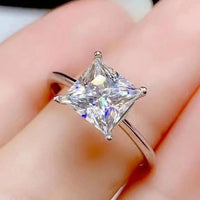Ring Bianca - 5Ct Moissanite Solitaire Minimalist Shine Women's Ring Velanci