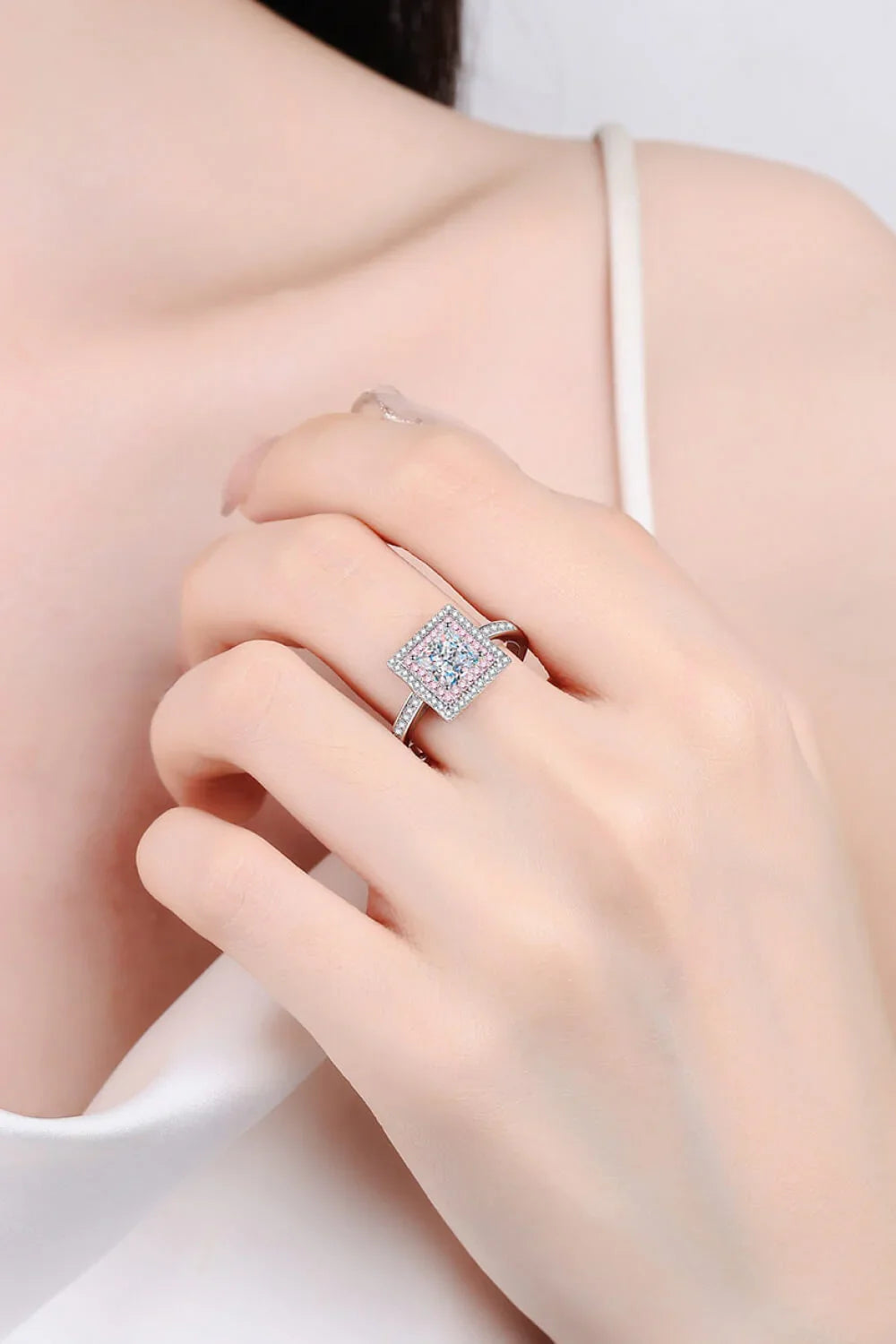 Moissanite Ring Giulia - Minimalist 1 Carat Geometric Design Women's Ring Velanci