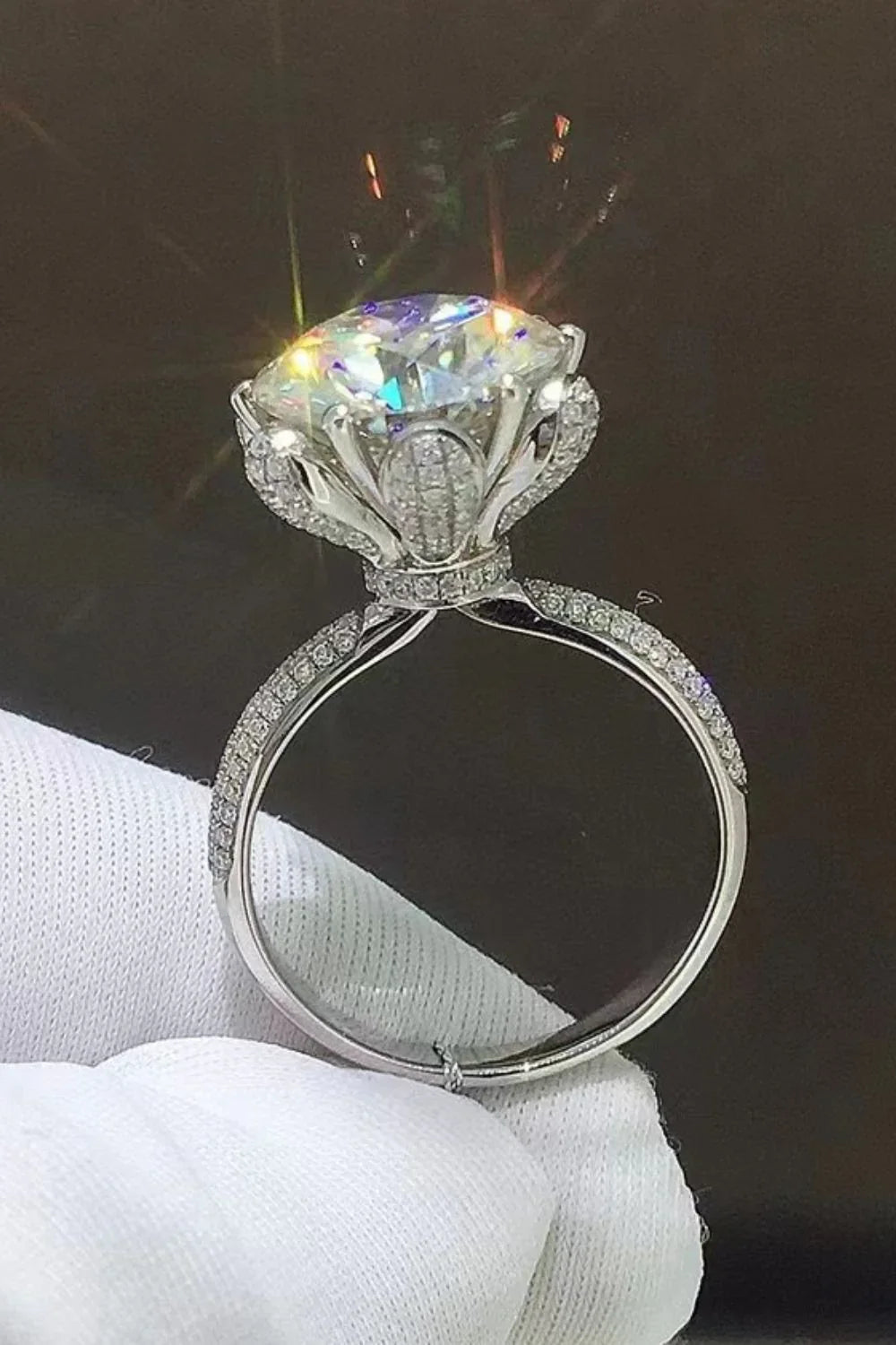 Minimalist Ring Giulia - 5 Carat Moissanite Sparkle Women's Ring Velanci