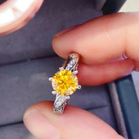 Elegant 2 Carat Moissanite Ring Giulia - Classic Glow Women's Ring Velanci