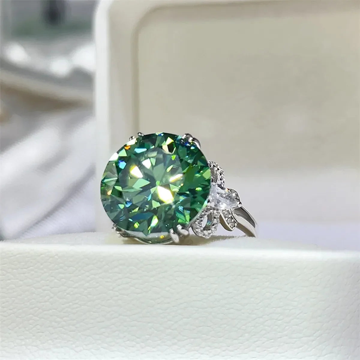 Moissanite Ring Giulia - 10 Ct Coastal Radiant Sparkle Women's Ring Velanci