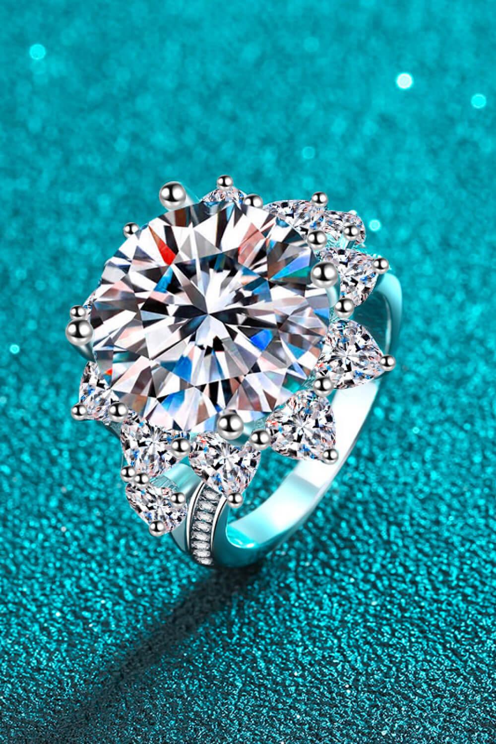 Ring Isabella - 10 Carat Moissanite Flower Halo Sparkle Women's Ring Velanci