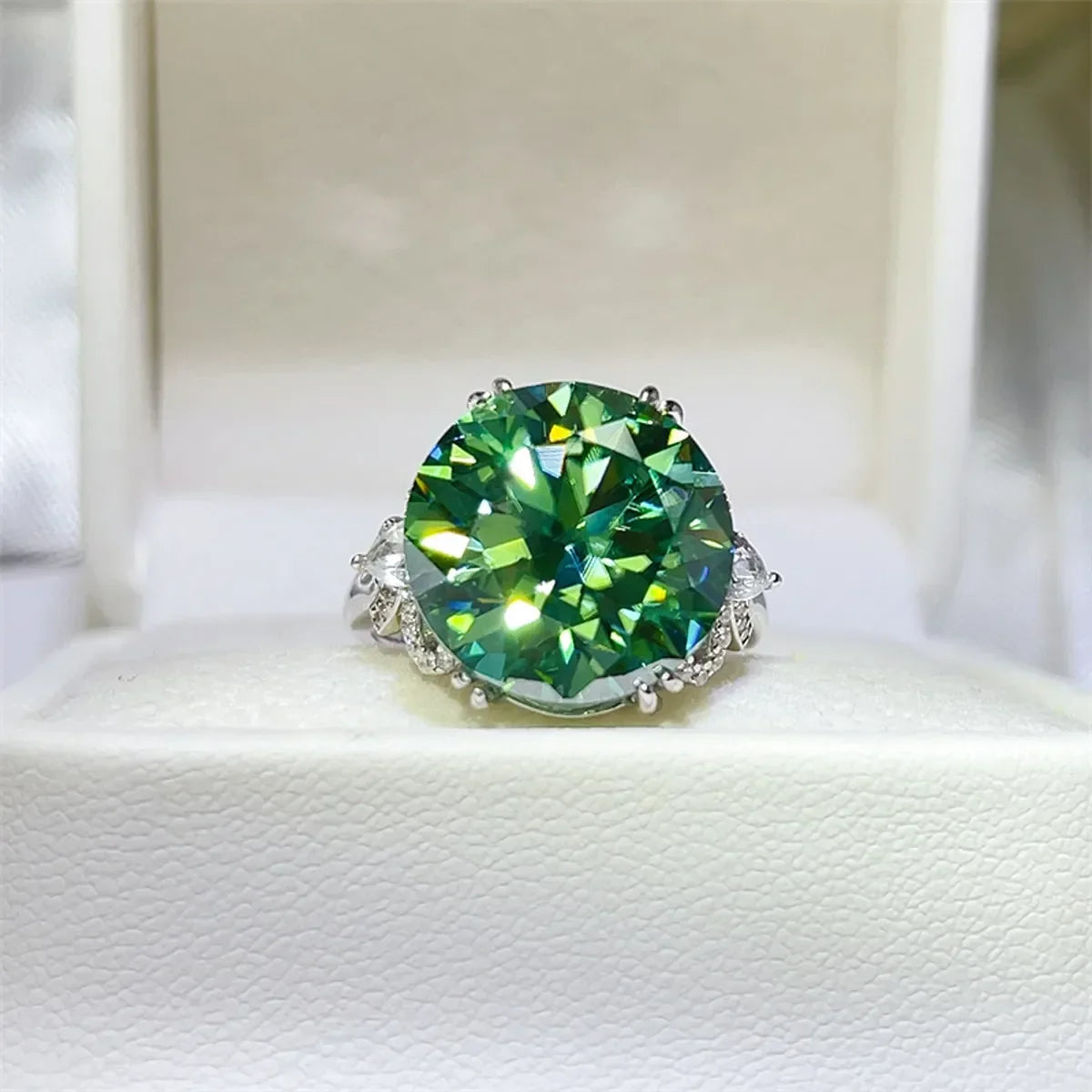 Moissanite Ring Giulia - 10 Ct Coastal Radiant Sparkle Women's Ring Velanci
