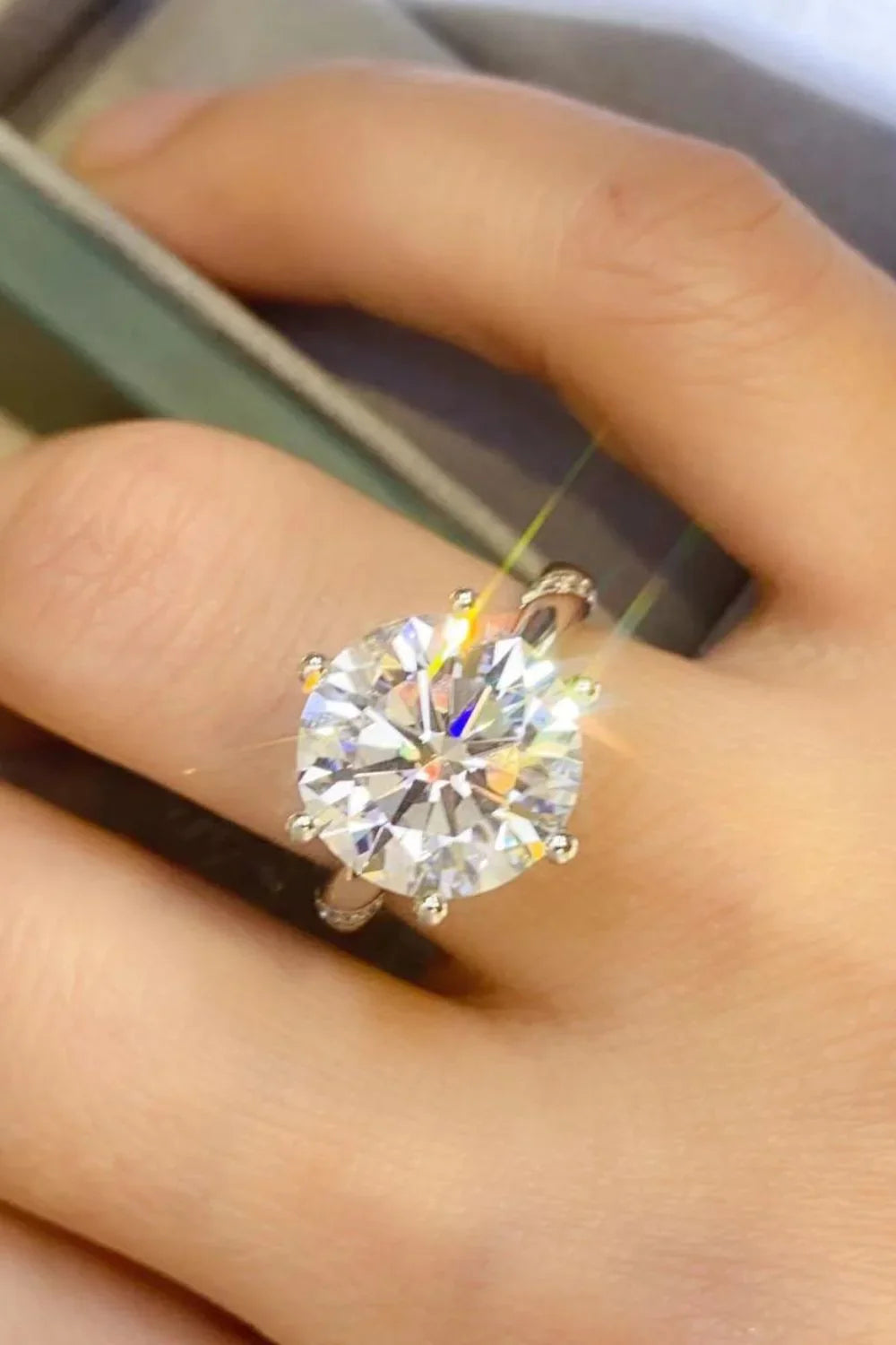 5 Carat Moissanite 6-Prong Ring Isabella - Sparkle Women's Ring Velanci